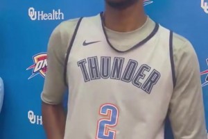 保留夺冠阵容的基础上，小米切尔还打出来了！亚历山大：意味着我们又多一个传球高手